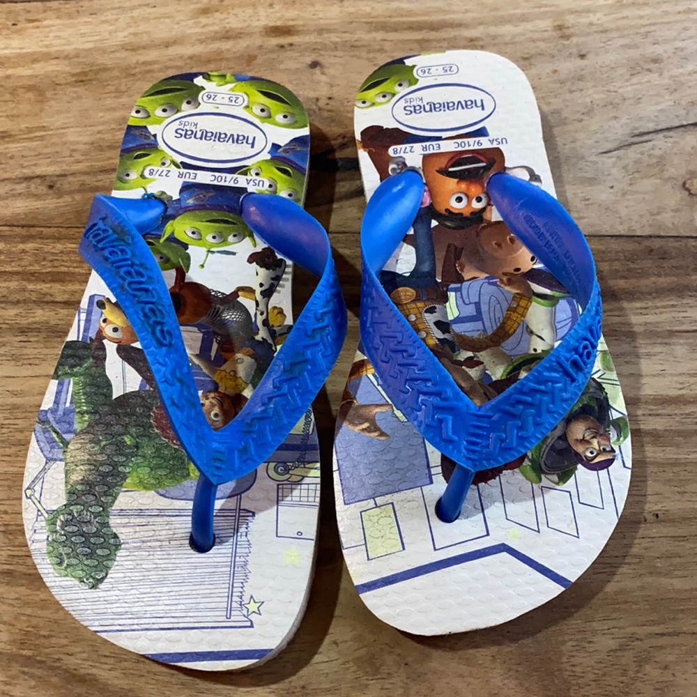 Kids 9/10 toy story havaiana sandals worn once